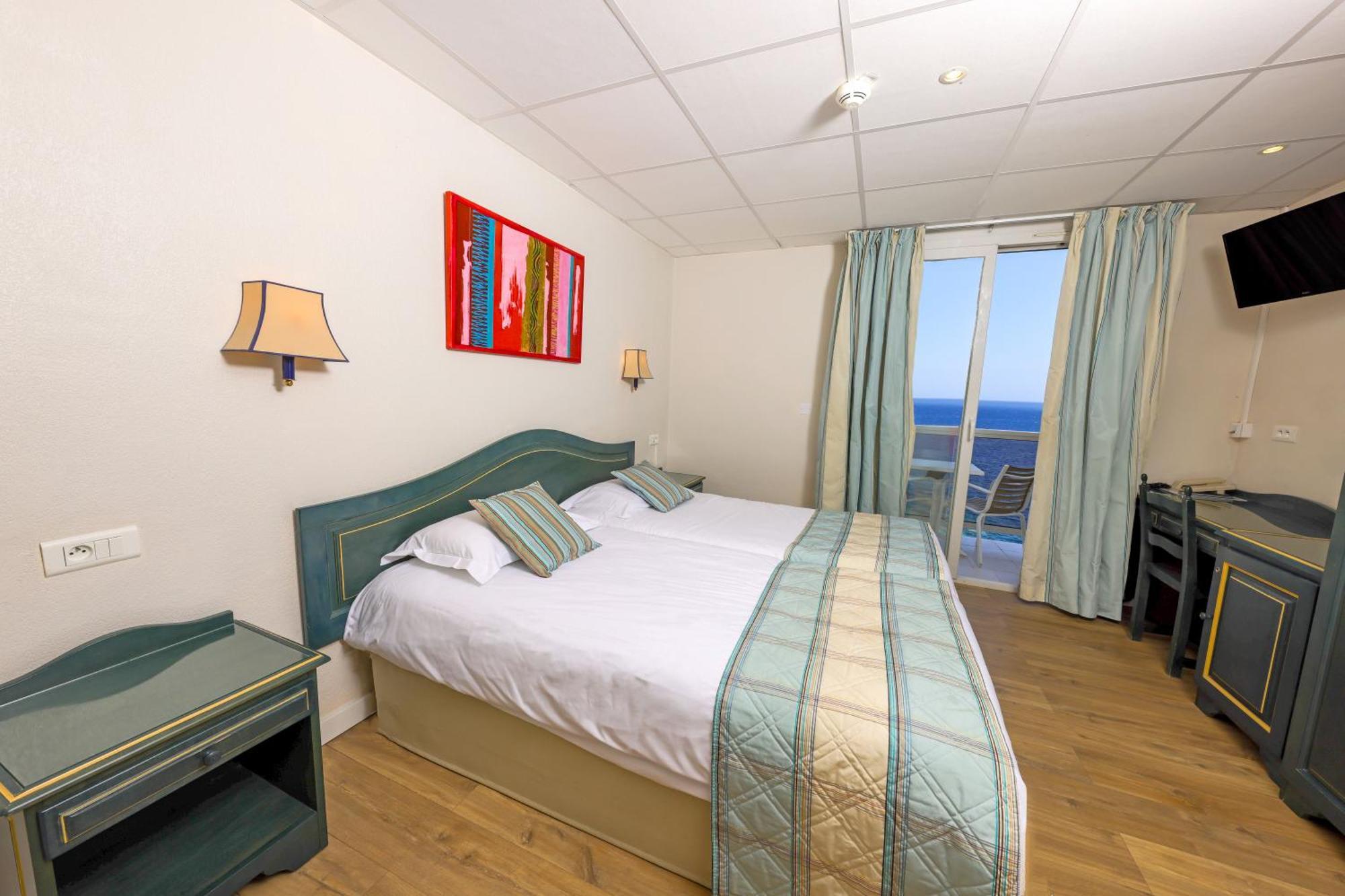 Hotel Saint Christophe Calvi  Bagian luar foto
