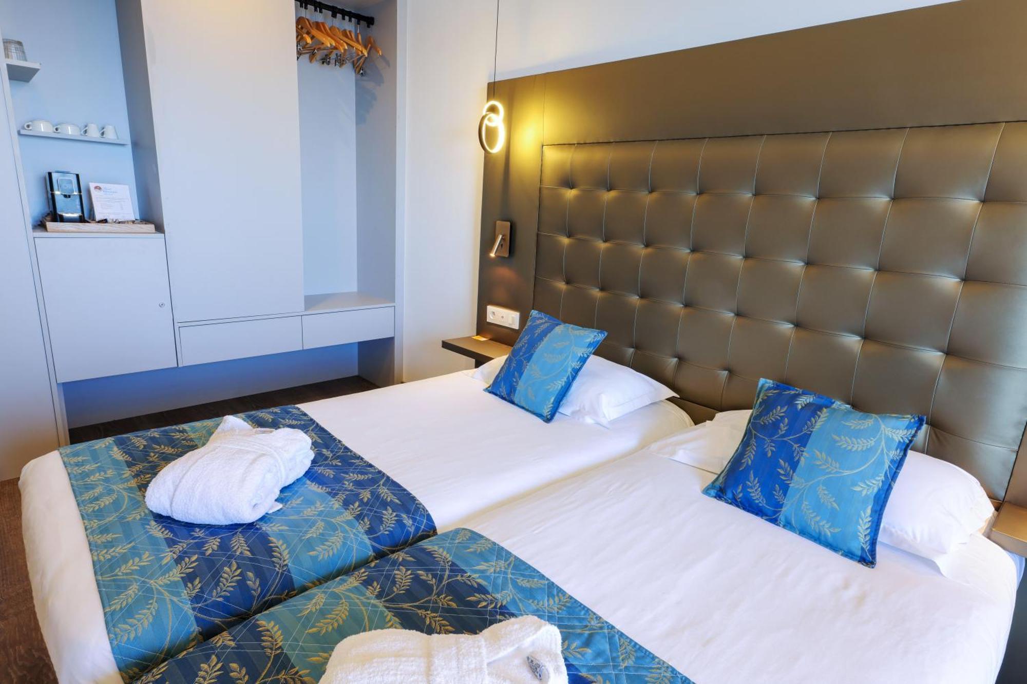 Hotel Saint Christophe Calvi  Bagian luar foto