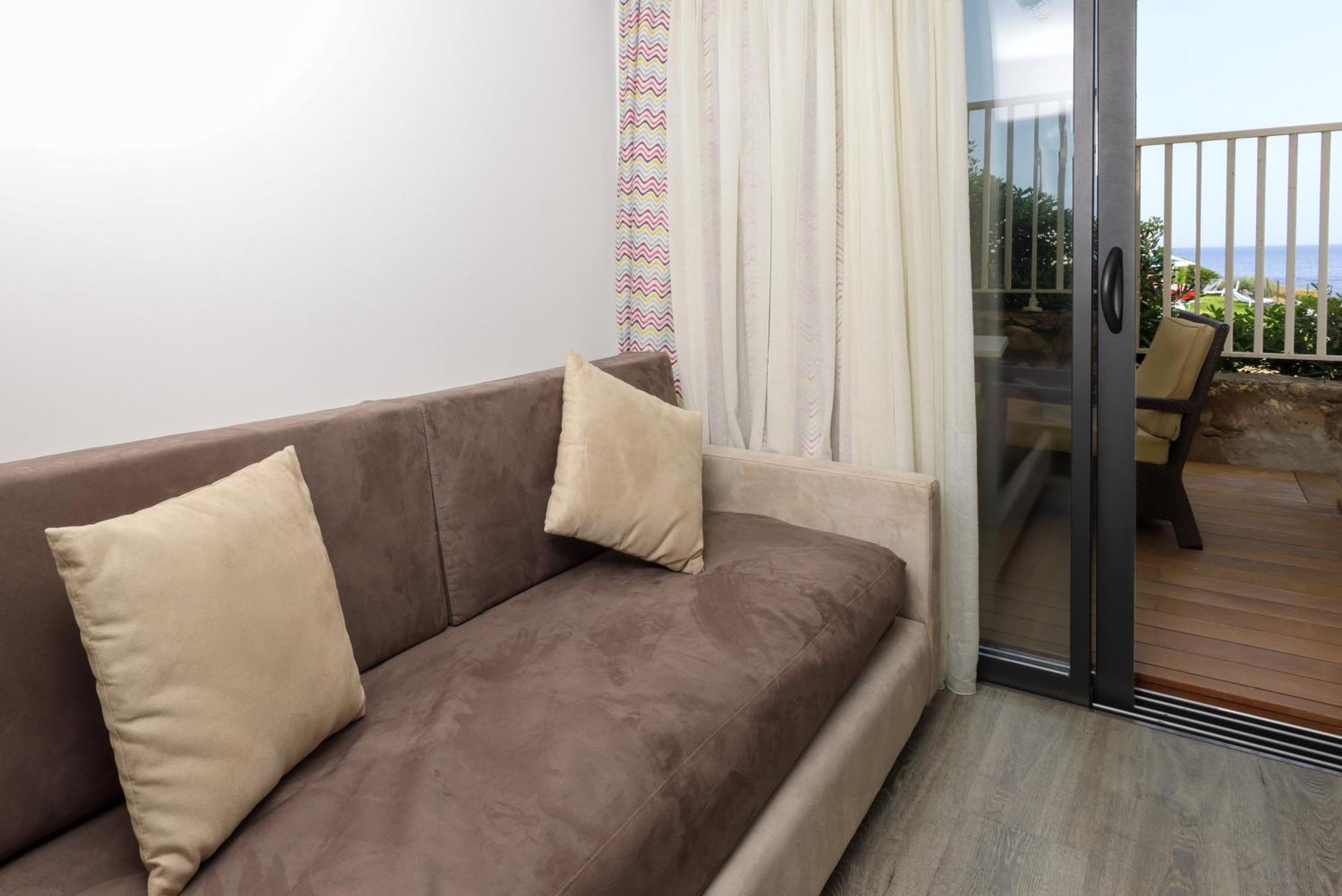 Hotel Saint Christophe Calvi  Bagian luar foto