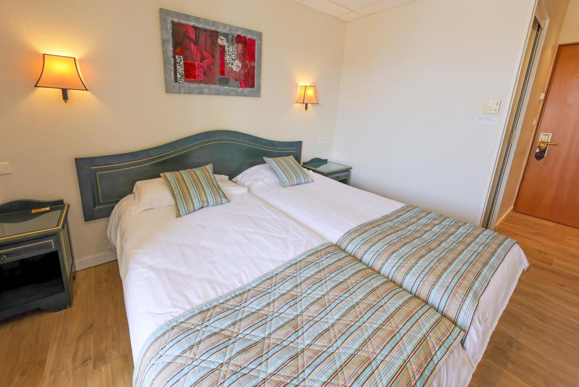 Hotel Saint Christophe Calvi  Bagian luar foto