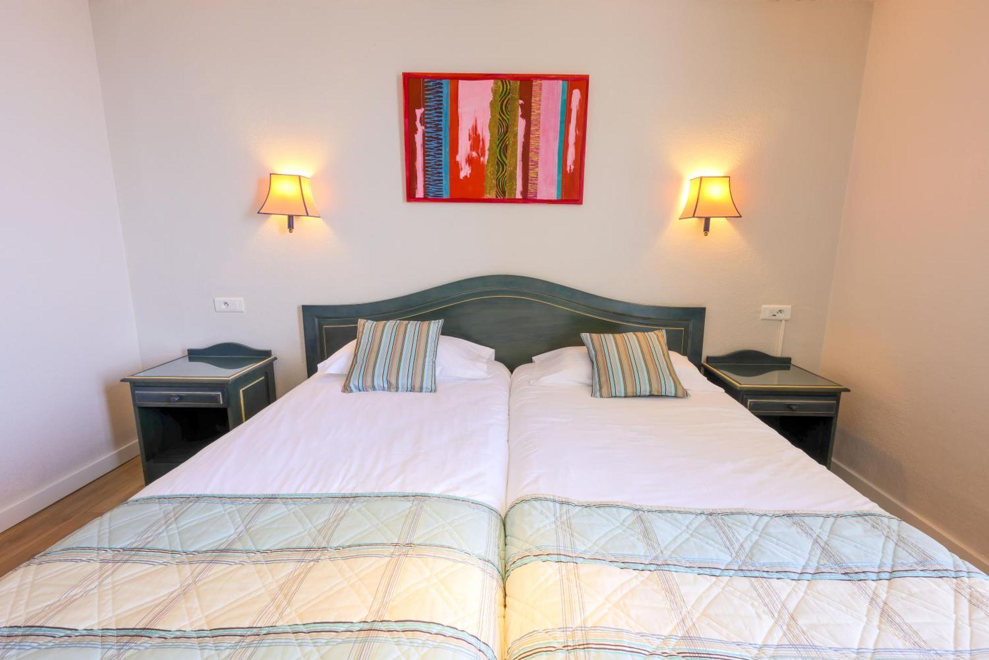 Hotel Saint Christophe Calvi  Bagian luar foto