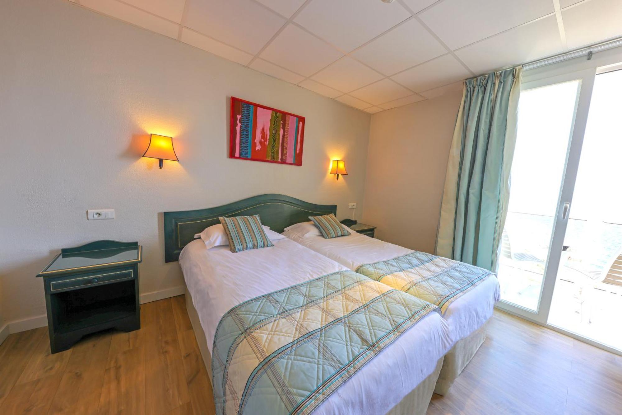 Hotel Saint Christophe Calvi  Bagian luar foto