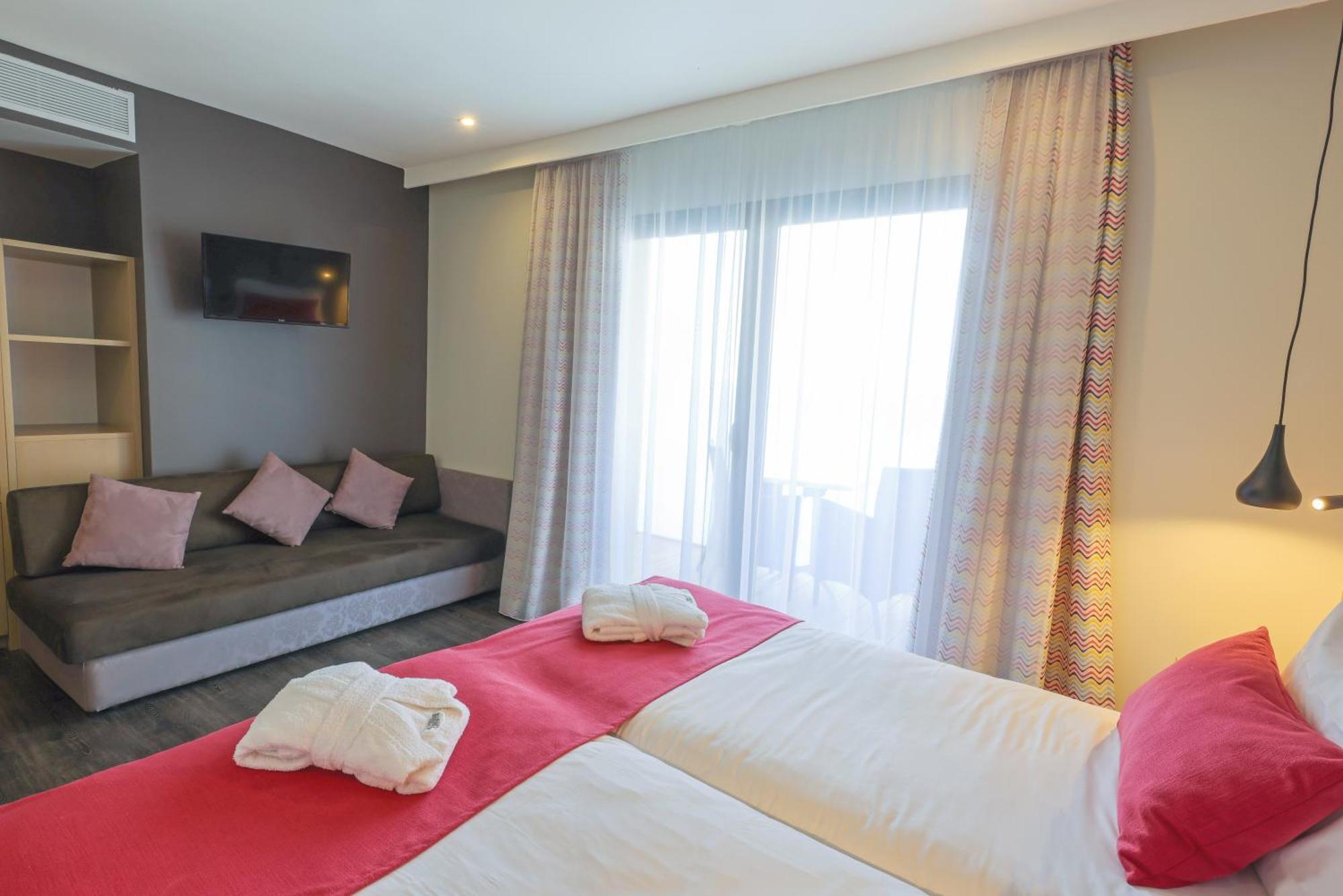 Hotel Saint Christophe Calvi  Bagian luar foto