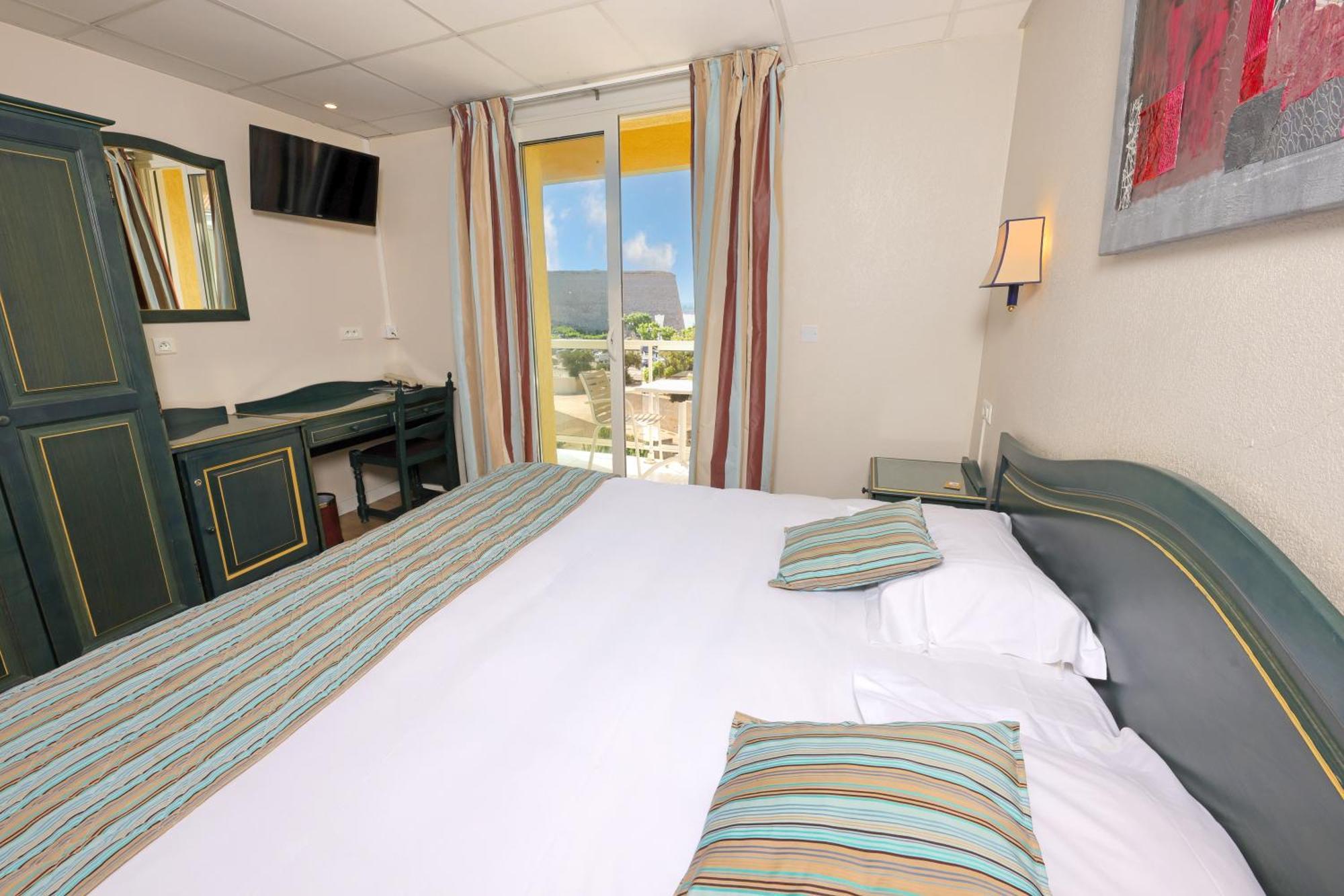 Hotel Saint Christophe Calvi  Bagian luar foto