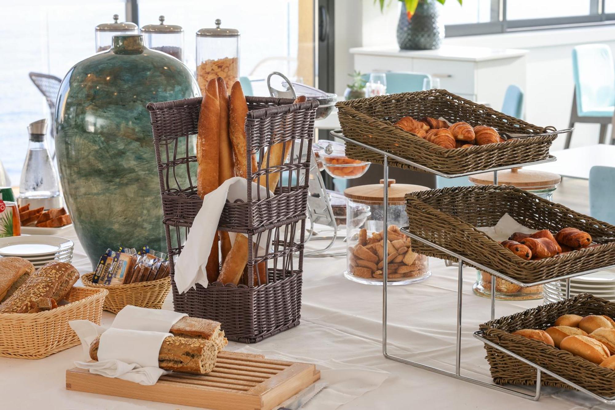 Hotel Saint Christophe Calvi  Bagian luar foto
