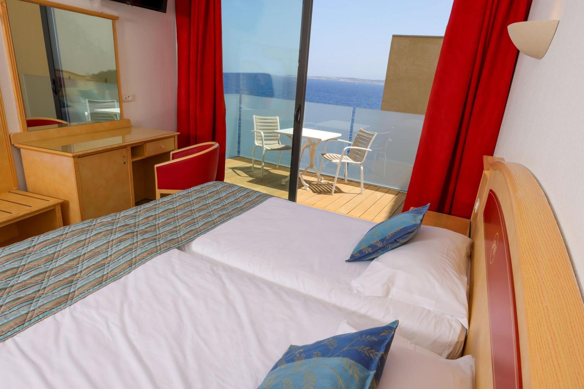 Hotel Saint Christophe Calvi  Bagian luar foto