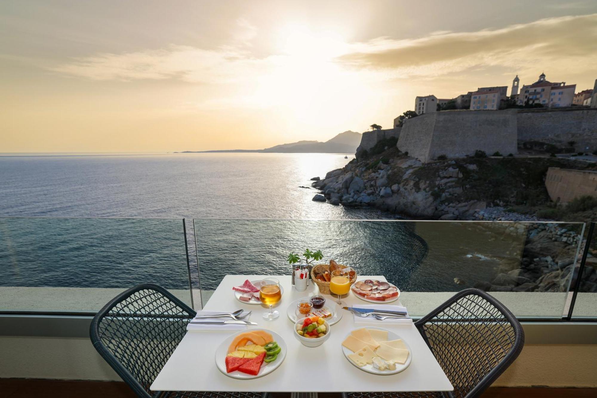 Hotel Saint Christophe Calvi  Bagian luar foto