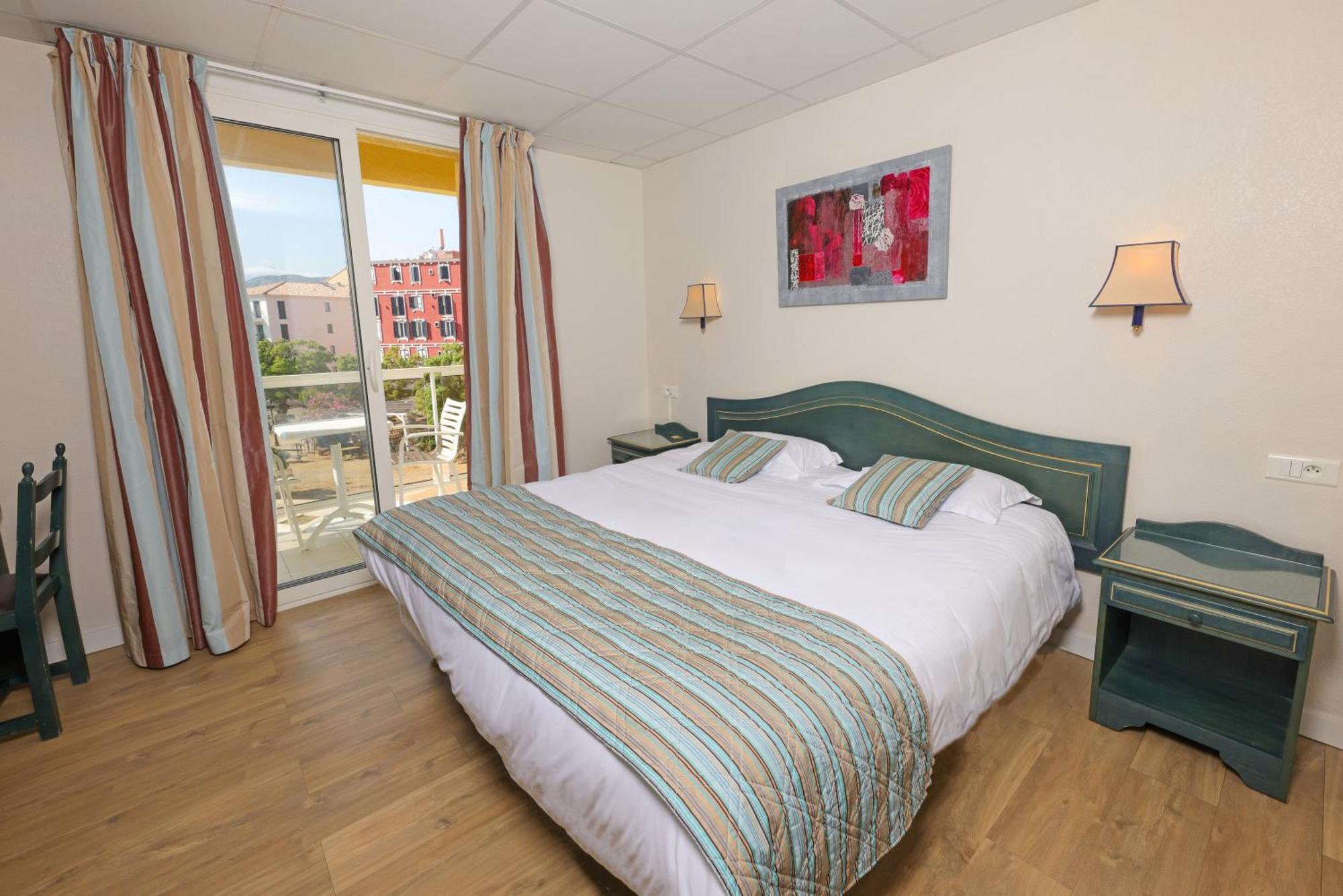 Hotel Saint Christophe Calvi  Bagian luar foto
