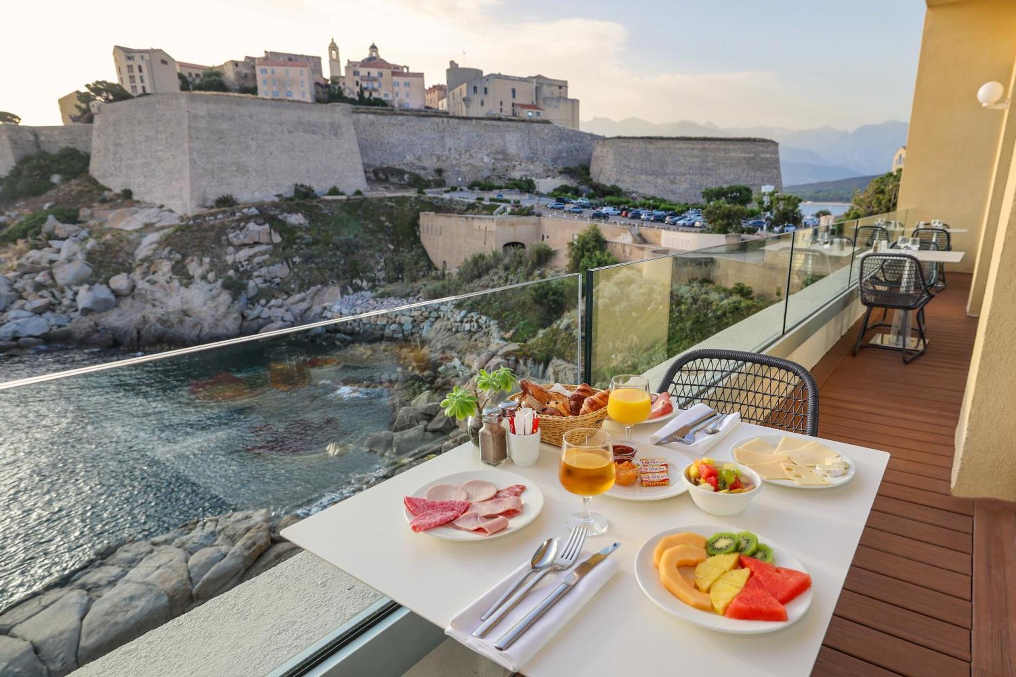 Hotel Saint Christophe Calvi  Bagian luar foto
